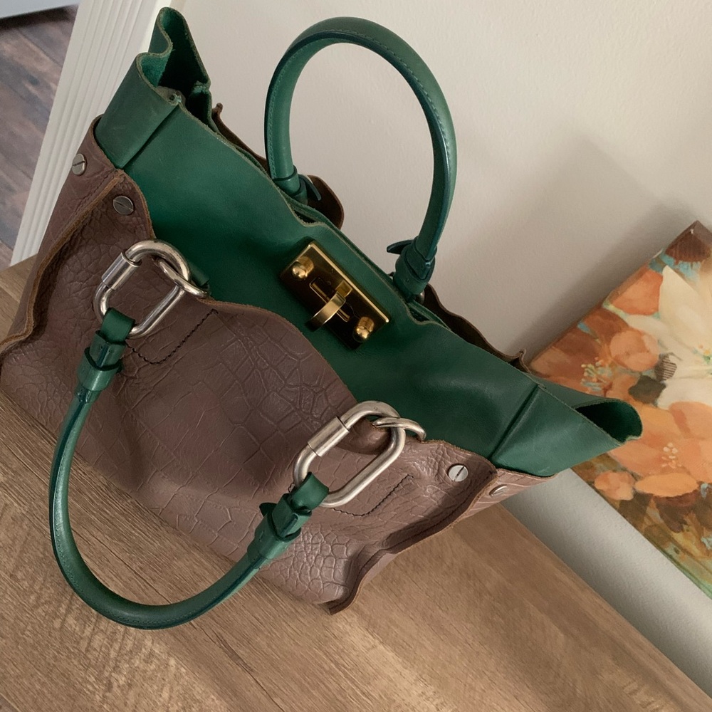 CHLOE Designer Crocodile embossed leather Tote-Purse 030856